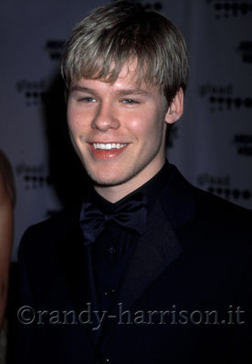 Glaad-media-awards-los-angeles-arrivals-apr-28th-2001-000.jpg