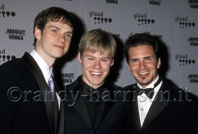 Glaad-media-awards-los-angeles-arrivals-apr-28th-2001-009.jpg