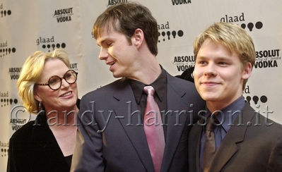 Glaad-media-awards-new-york-arrivals-apr-16th-2001-000.jpg