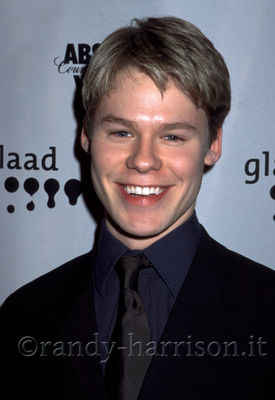 Glaad-media-awards-new-york-arrivals-apr-16th-2001-009.jpg