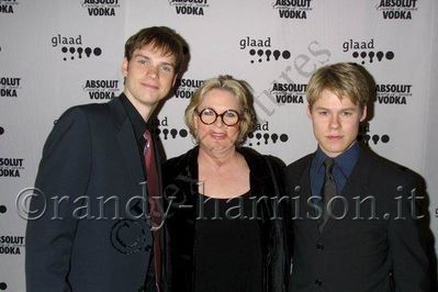 Glaad-media-awards-new-york-arrivals-apr-16th-2001-014.jpg