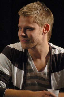 Qaf-convention-panel-by-garfield-nov-2nd-2008-001.JPG