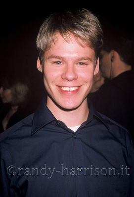 Qaf-west-hollywood-arrivals-nov-28th-2000-004.jpg