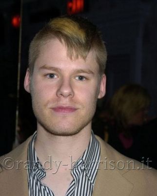 Qaf-premiere-new-york-arrivals-mar-31st-2004-019.jpg