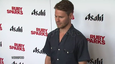 Ruby-sparks-screening-arrival-screencaps-jul-11th-2012-032.png