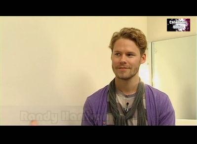 Celebrites-online-interview-qaf-convention-oct-31st-2010-00001.png