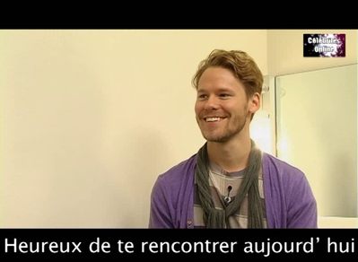 Celebrites-online-interview-qaf-convention-oct-31st-2010-00011.png