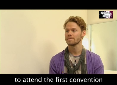 Celebrites-online-interview-qaf-convention-oct-31st-2010-00037.png