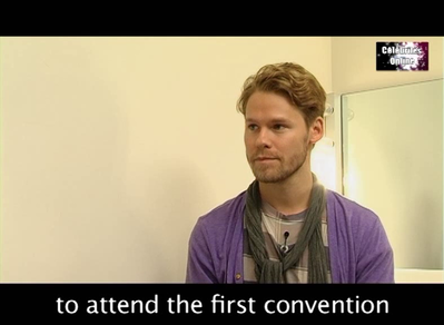 Celebrites-online-interview-qaf-convention-oct-31st-2010-00039.png