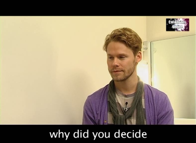 Celebrites-online-interview-qaf-convention-oct-31st-2010-00051.png