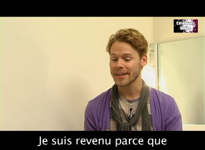 Celebrites-online-interview-qaf-convention-oct-31st-2010-00064.png