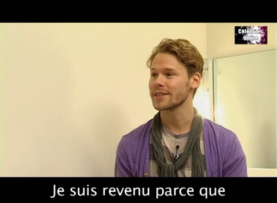 Celebrites-online-interview-qaf-convention-oct-31st-2010-00067.png