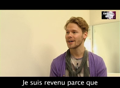 Celebrites-online-interview-qaf-convention-oct-31st-2010-00068.png