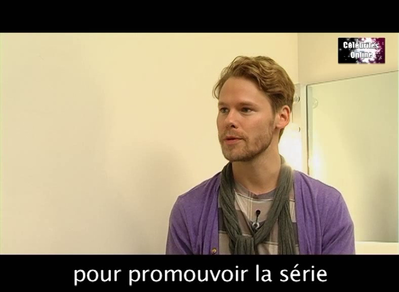 Celebrites-online-interview-qaf-convention-oct-31st-2010-00133.png