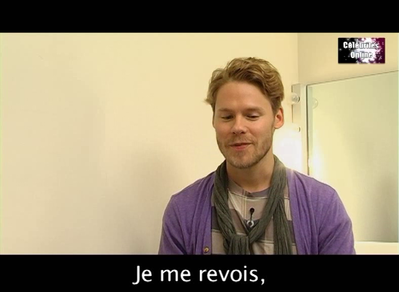 Celebrites-online-interview-qaf-convention-oct-31st-2010-00174.png