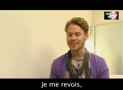 Celebrites-online-interview-qaf-convention-oct-31st-2010-00175.png