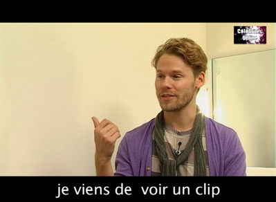 Celebrites-online-interview-qaf-convention-oct-31st-2010-00184.png