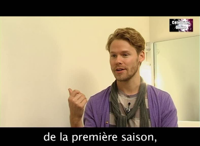 Celebrites-online-interview-qaf-convention-oct-31st-2010-00188.png