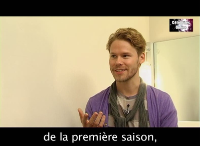 Celebrites-online-interview-qaf-convention-oct-31st-2010-00193.png