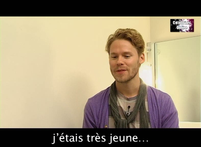 Celebrites-online-interview-qaf-convention-oct-31st-2010-00196.png