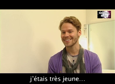 Celebrites-online-interview-qaf-convention-oct-31st-2010-00202.png