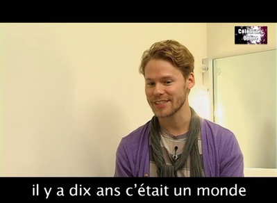 Celebrites-online-interview-qaf-convention-oct-31st-2010-00212.png