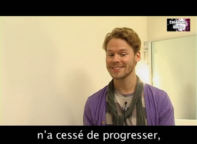 Celebrites-online-interview-qaf-convention-oct-31st-2010-00307.png