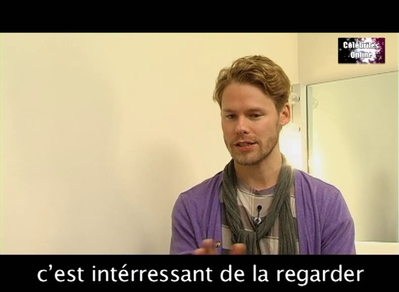 Celebrites-online-interview-qaf-convention-oct-31st-2010-00363.png