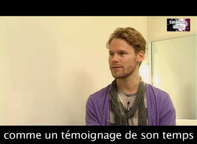 Celebrites-online-interview-qaf-convention-oct-31st-2010-00368.png