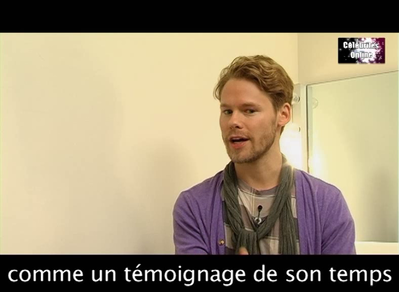 Celebrites-online-interview-qaf-convention-oct-31st-2010-00370.png