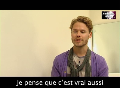 Celebrites-online-interview-qaf-convention-oct-31st-2010-00419.png