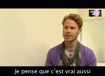 Celebrites-online-interview-qaf-convention-oct-31st-2010-00422.png