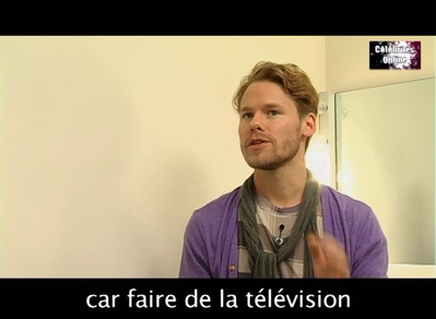 Celebrites-online-interview-qaf-convention-oct-31st-2010-00461.png