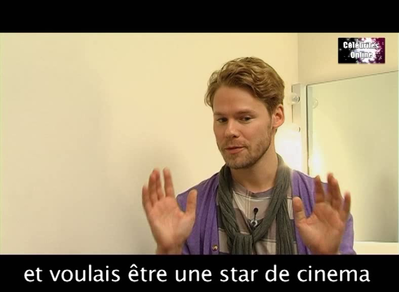 Celebrites-online-interview-qaf-convention-oct-31st-2010-00531.png