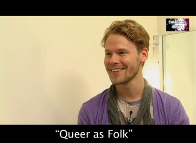 Celebrites-online-interview-qaf-convention-oct-31st-2010-00576.png