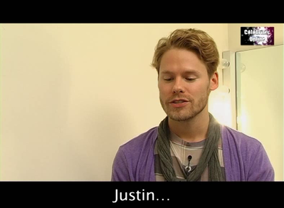 Celebrites-online-interview-qaf-convention-oct-31st-2010-00650.png