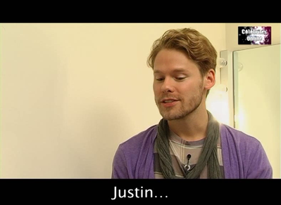 Celebrites-online-interview-qaf-convention-oct-31st-2010-00652.png