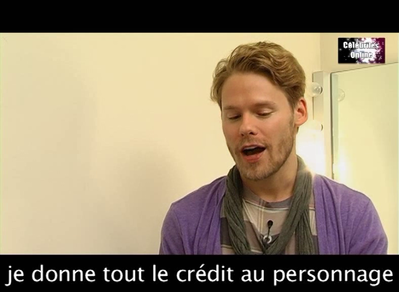 Celebrites-online-interview-qaf-convention-oct-31st-2010-00655.png