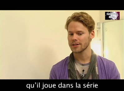 Celebrites-online-interview-qaf-convention-oct-31st-2010-00674.png