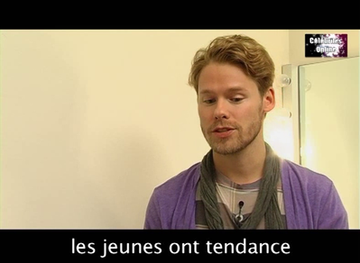 Celebrites-online-interview-qaf-convention-oct-31st-2010-00696.png