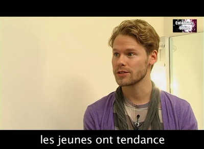 Celebrites-online-interview-qaf-convention-oct-31st-2010-00701.png