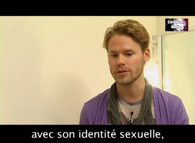 Celebrites-online-interview-qaf-convention-oct-31st-2010-00733.png