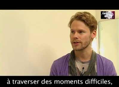 Celebrites-online-interview-qaf-convention-oct-31st-2010-00751.png