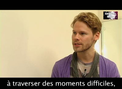 Celebrites-online-interview-qaf-convention-oct-31st-2010-00752.png