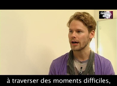 Celebrites-online-interview-qaf-convention-oct-31st-2010-00753.png