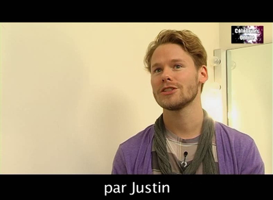 Celebrites-online-interview-qaf-convention-oct-31st-2010-00783.png