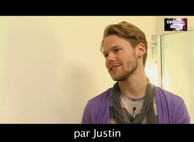 Celebrites-online-interview-qaf-convention-oct-31st-2010-00785.png