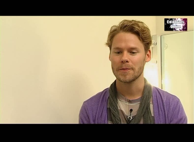 Celebrites-online-interview-qaf-convention-oct-31st-2010-00803.png