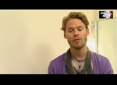 Celebrites-online-interview-qaf-convention-oct-31st-2010-00831.png