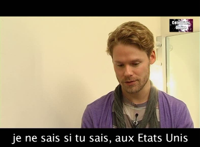 Celebrites-online-interview-qaf-convention-oct-31st-2010-00849.png